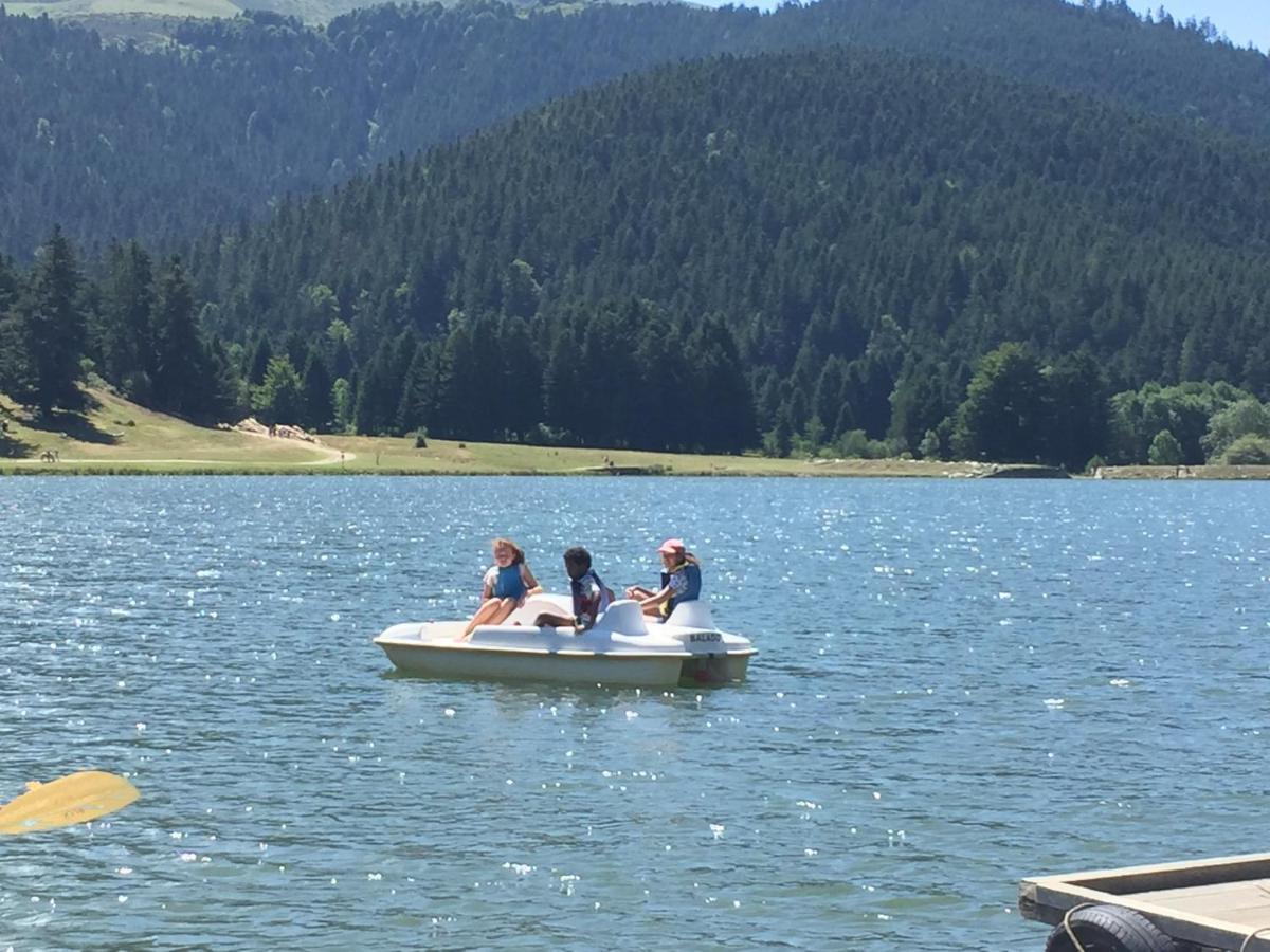 Gite Chaleureux Au Lac De Payolle Campan Exteriér fotografie